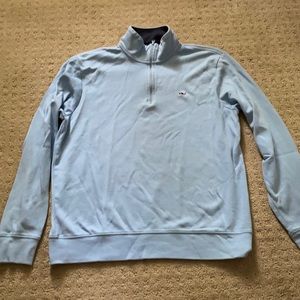 Vineyard vines pull over